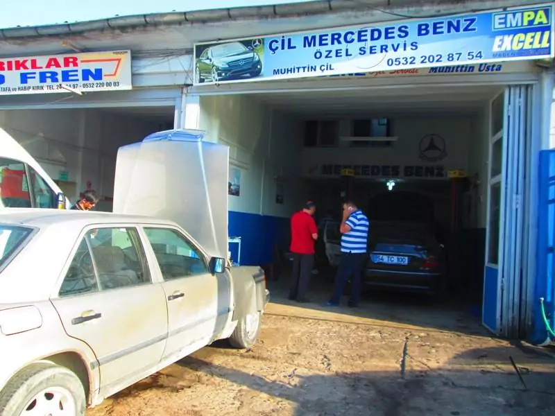 Çil Mercedes Benz Image